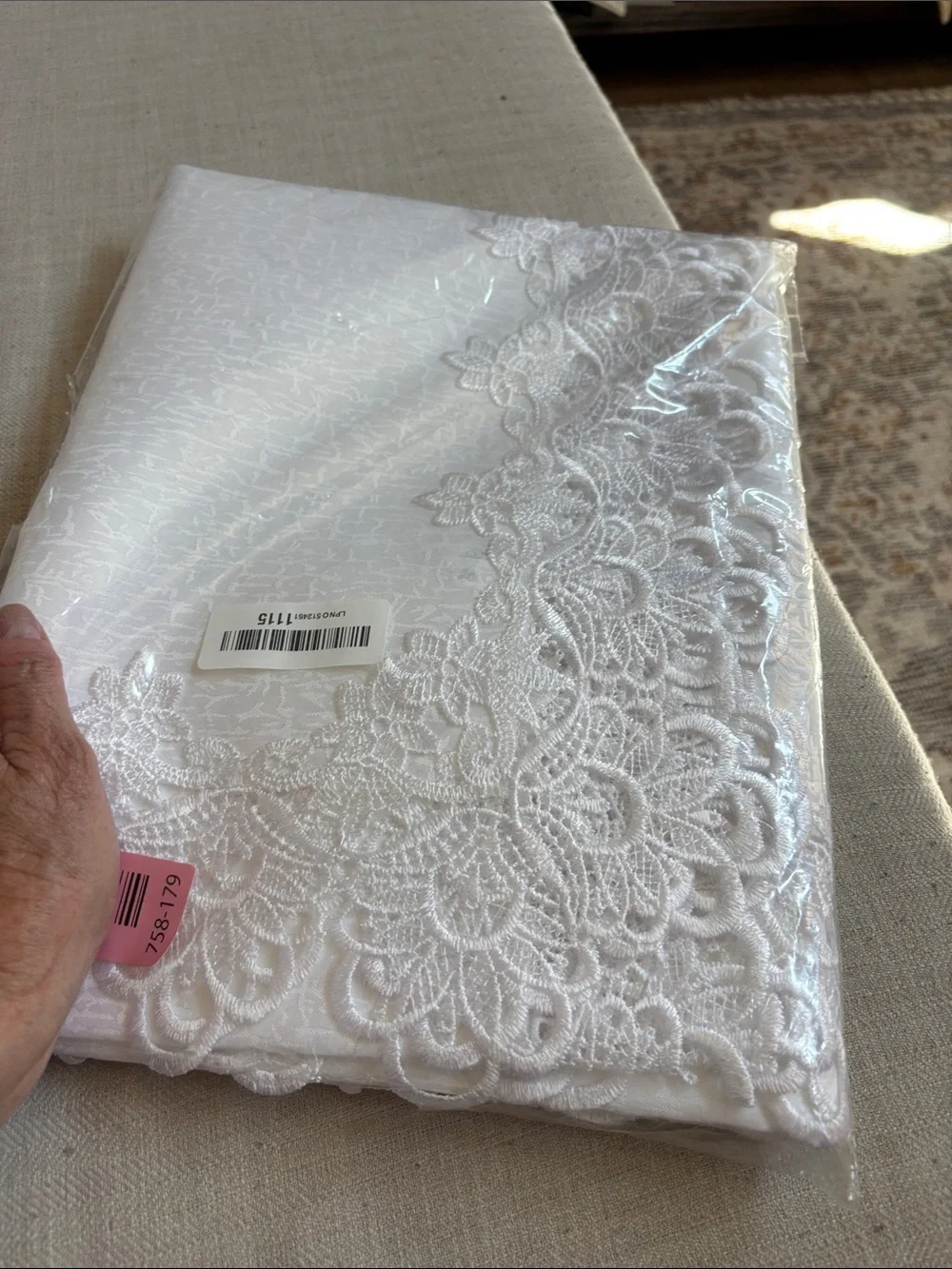 ARTABLE Rectangular Lace Tablecloth Macrame Border Embroidered White, 52